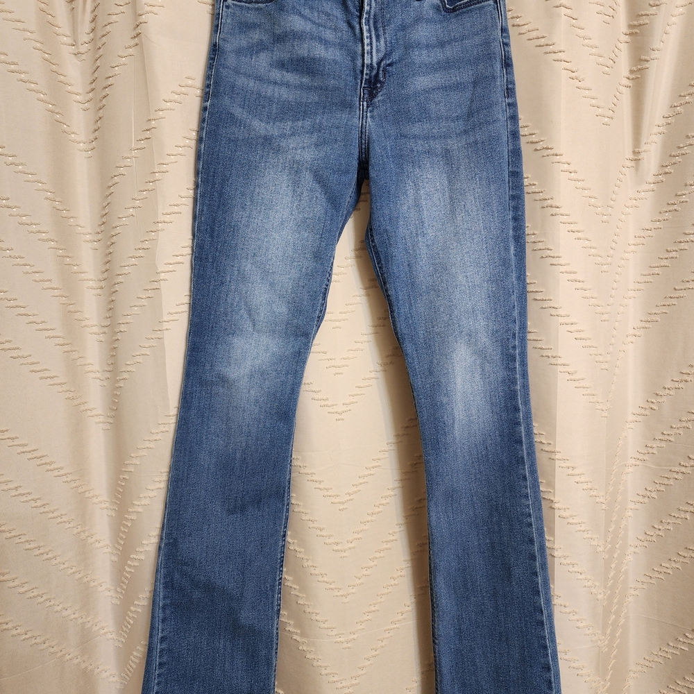 Old Navy Women's Flare Jeans in Medium Blue Wash